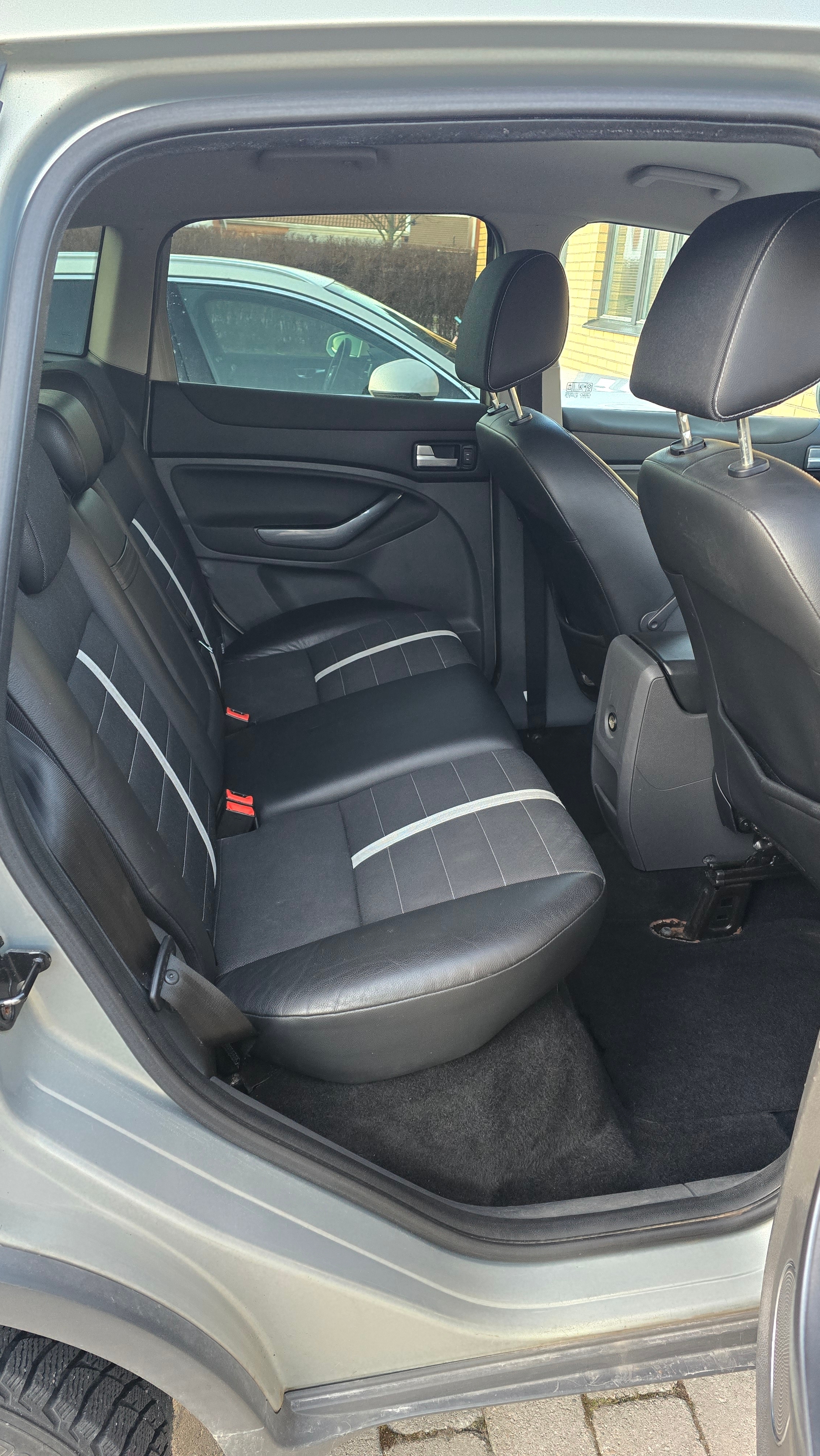Ford Kuga 2.0 TDCi AWD Manuell 2010, kuva 6/7