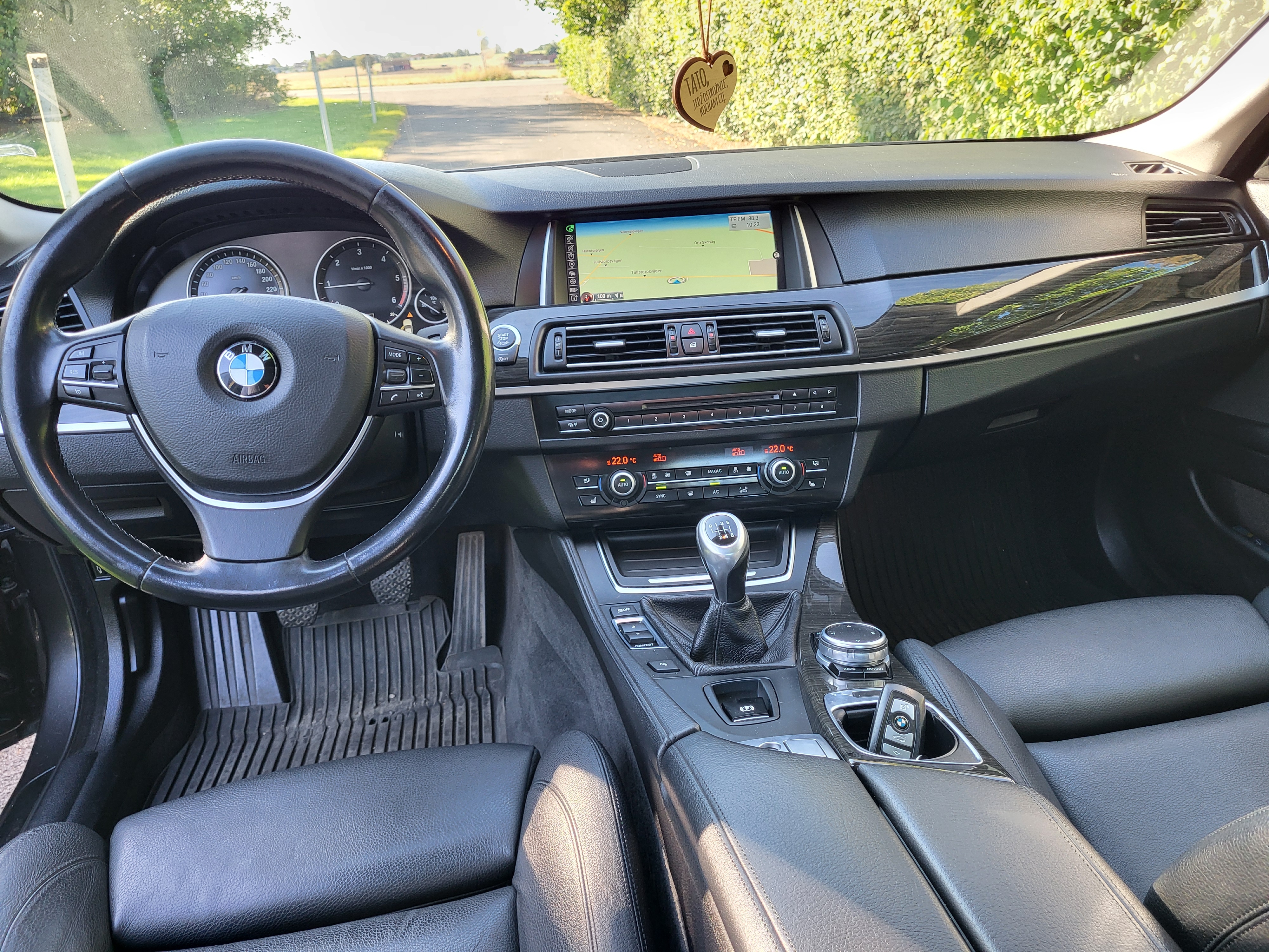BMW 520 d Sedan Manuell 2015, bild 6/7