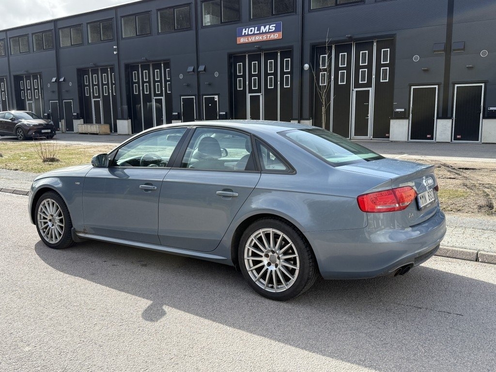 Audi A4 2010, bild 2/5