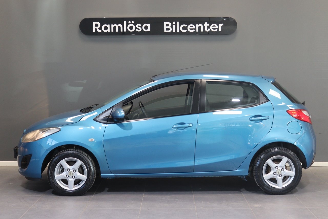 Mazda 2 5-dörrar 1.3 MZR Euro 5 2012, bild 2/10