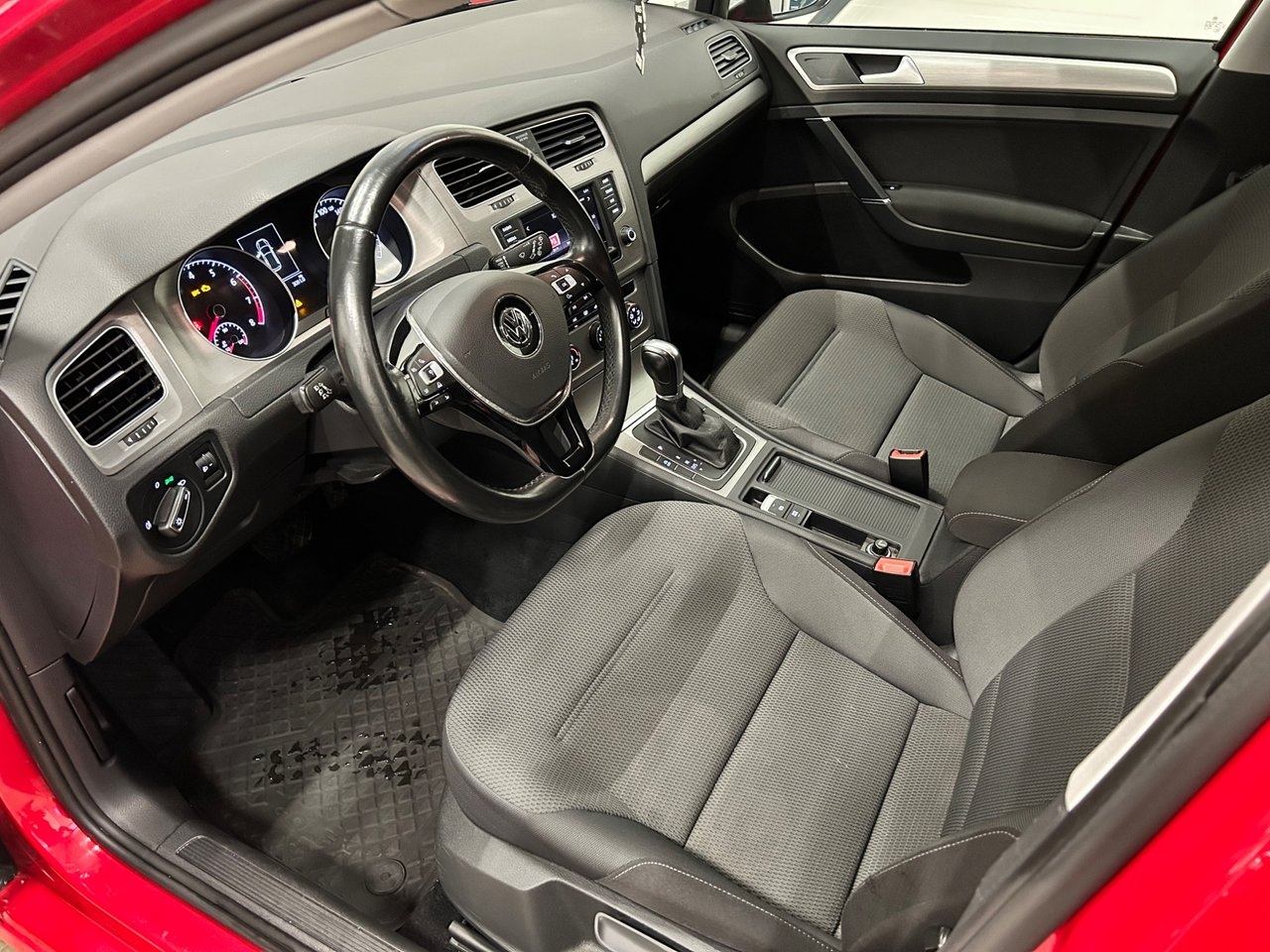 Volkswagen Golf 2016, kuva 7/10