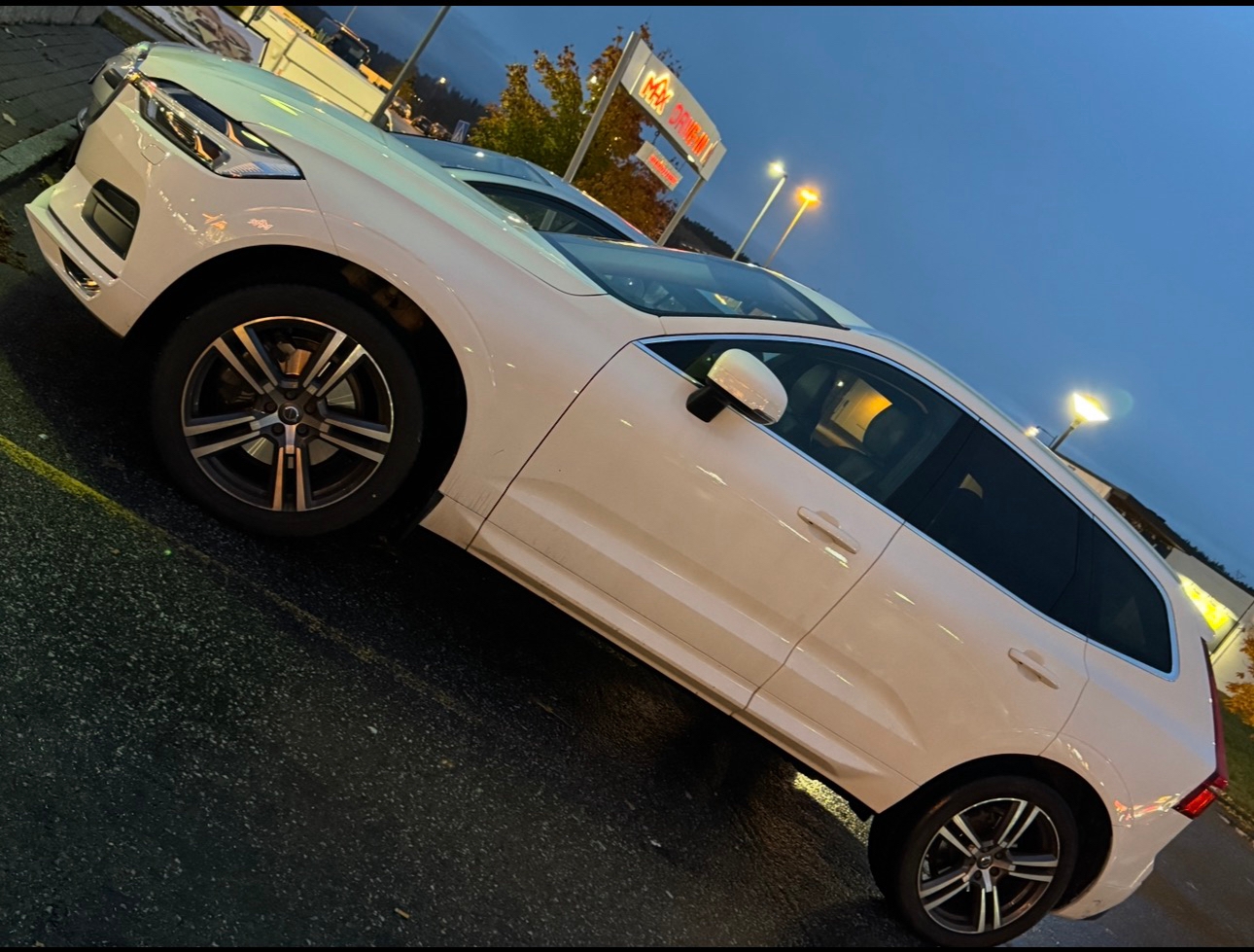 Volvo XC60 T5 AWD Geartronic 2020, bild 2/4