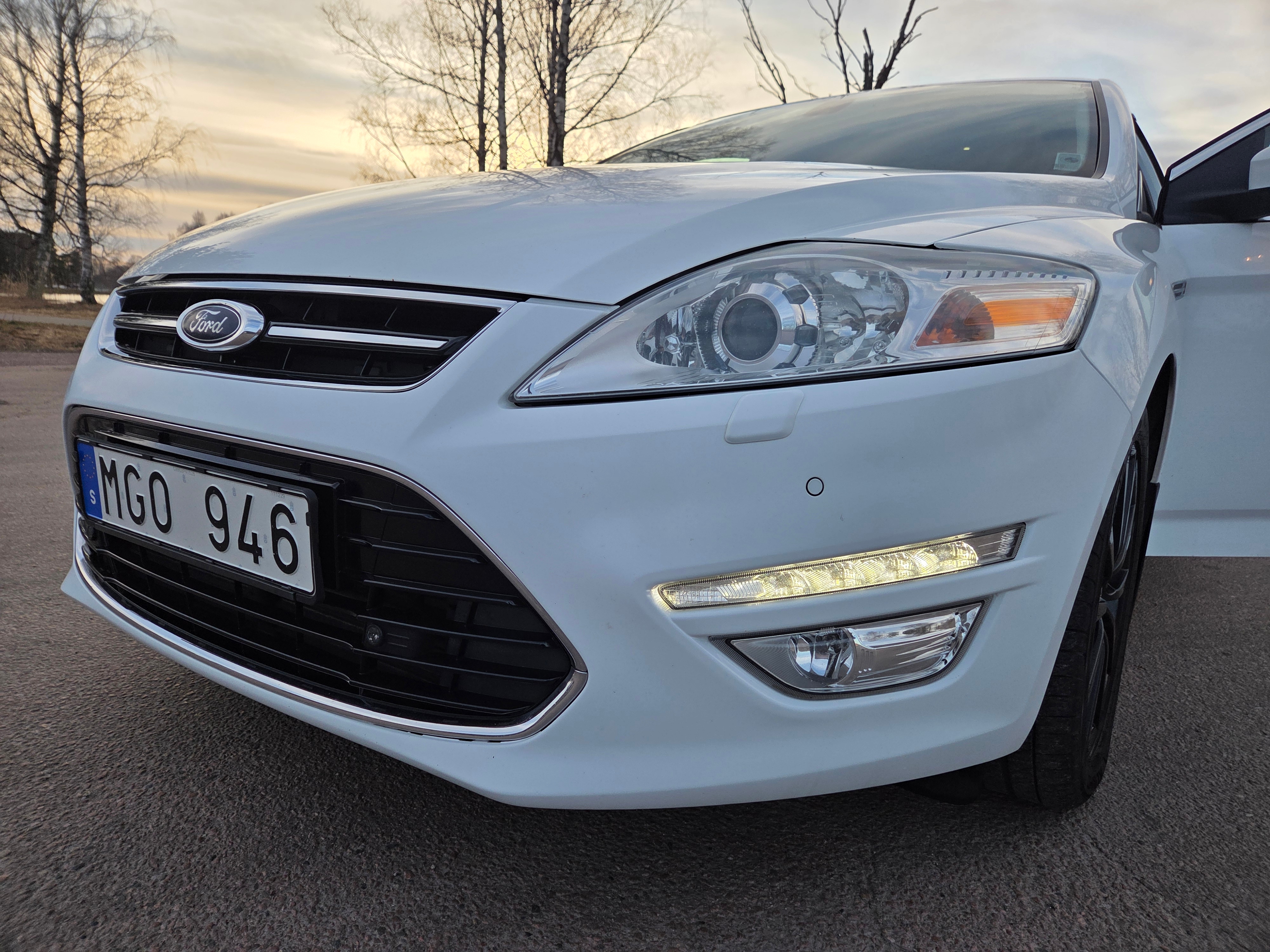 Ford Mondeo Kombi 1.6 TDCi Manuell 2012, bild 7/10