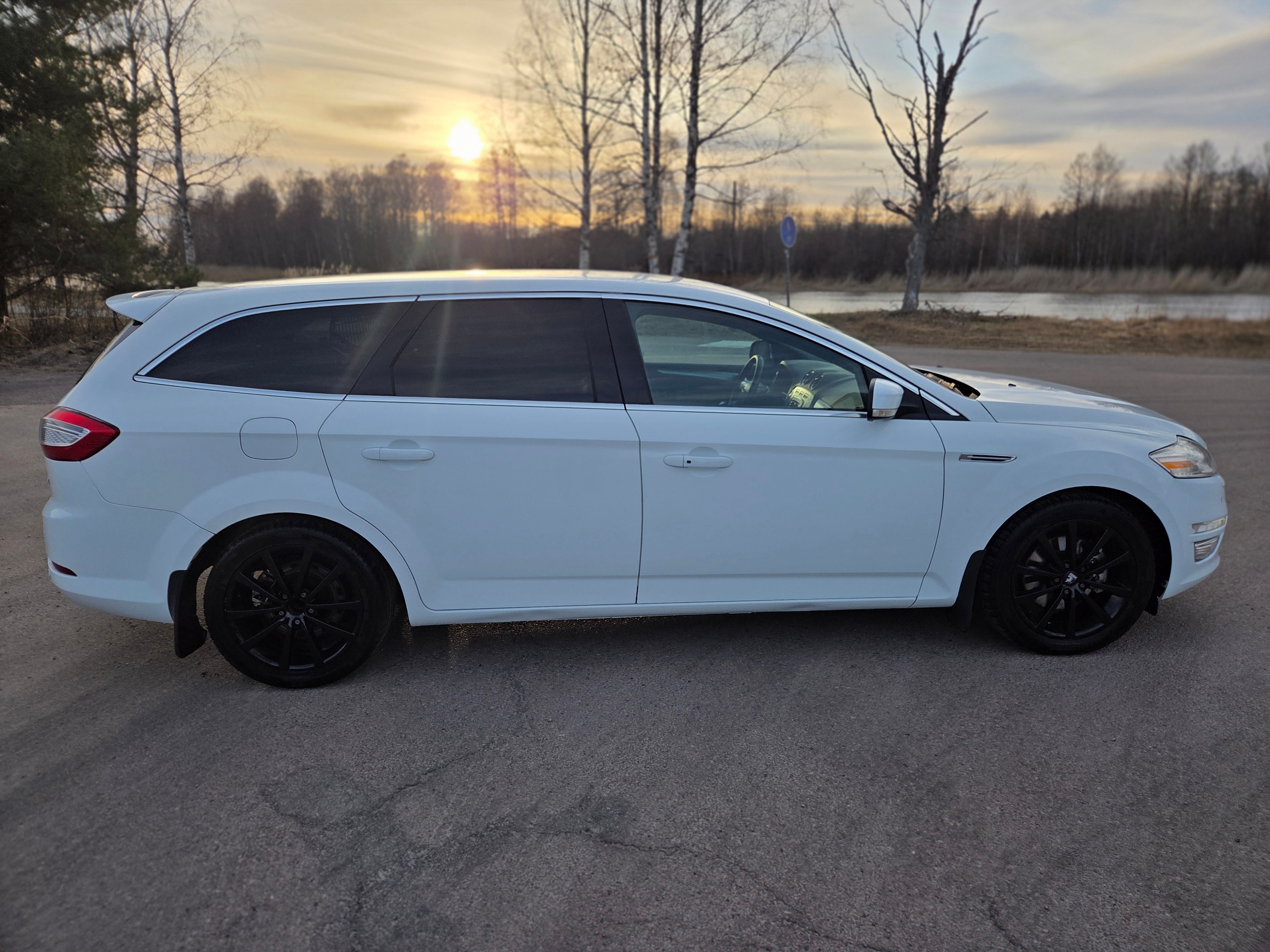 Ford Mondeo Kombi 1.6 TDCi Manuell 2012, bild 5/10
