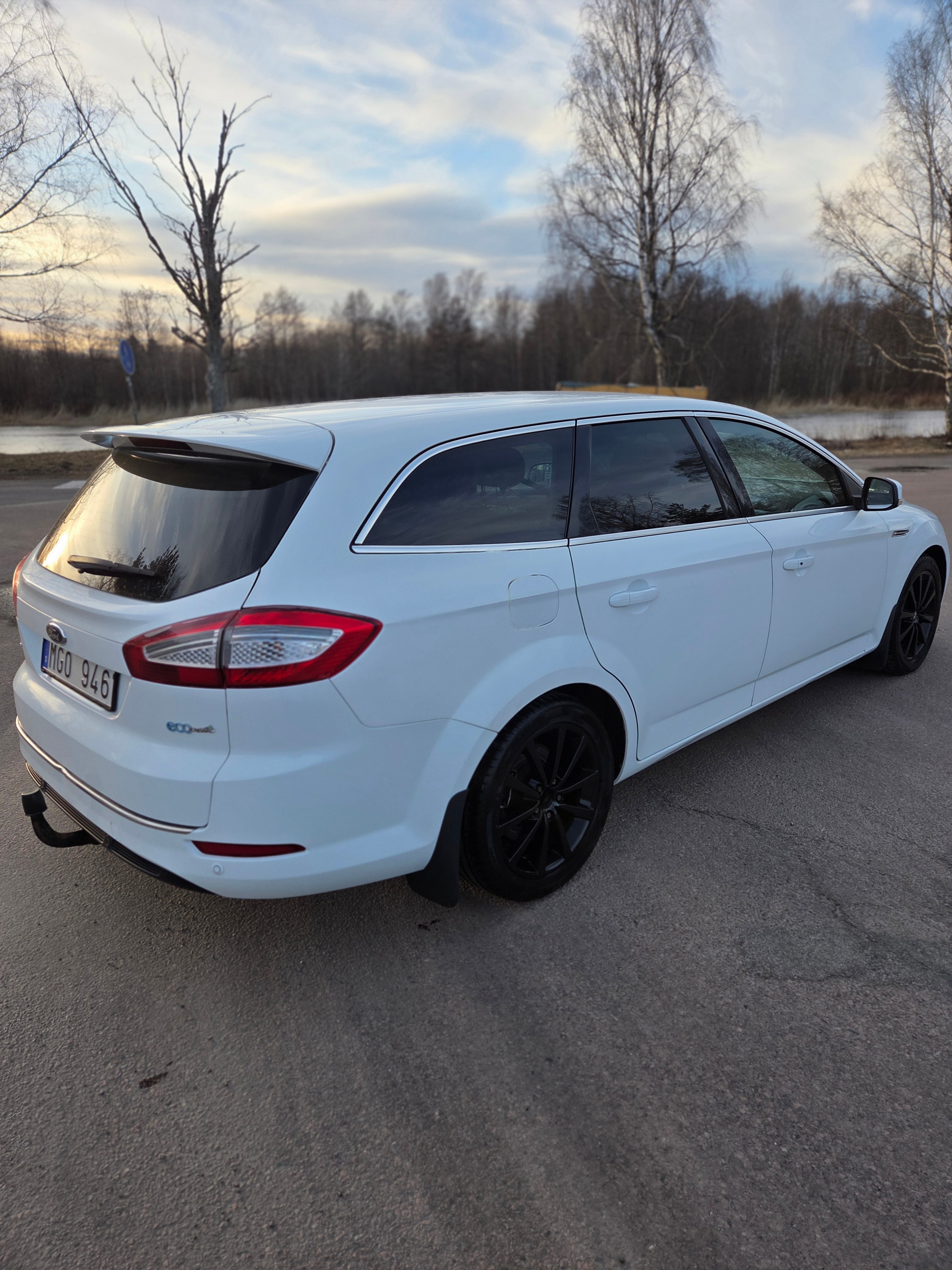 Ford Mondeo Kombi 1.6 TDCi Manuell 2012, bild 3/10