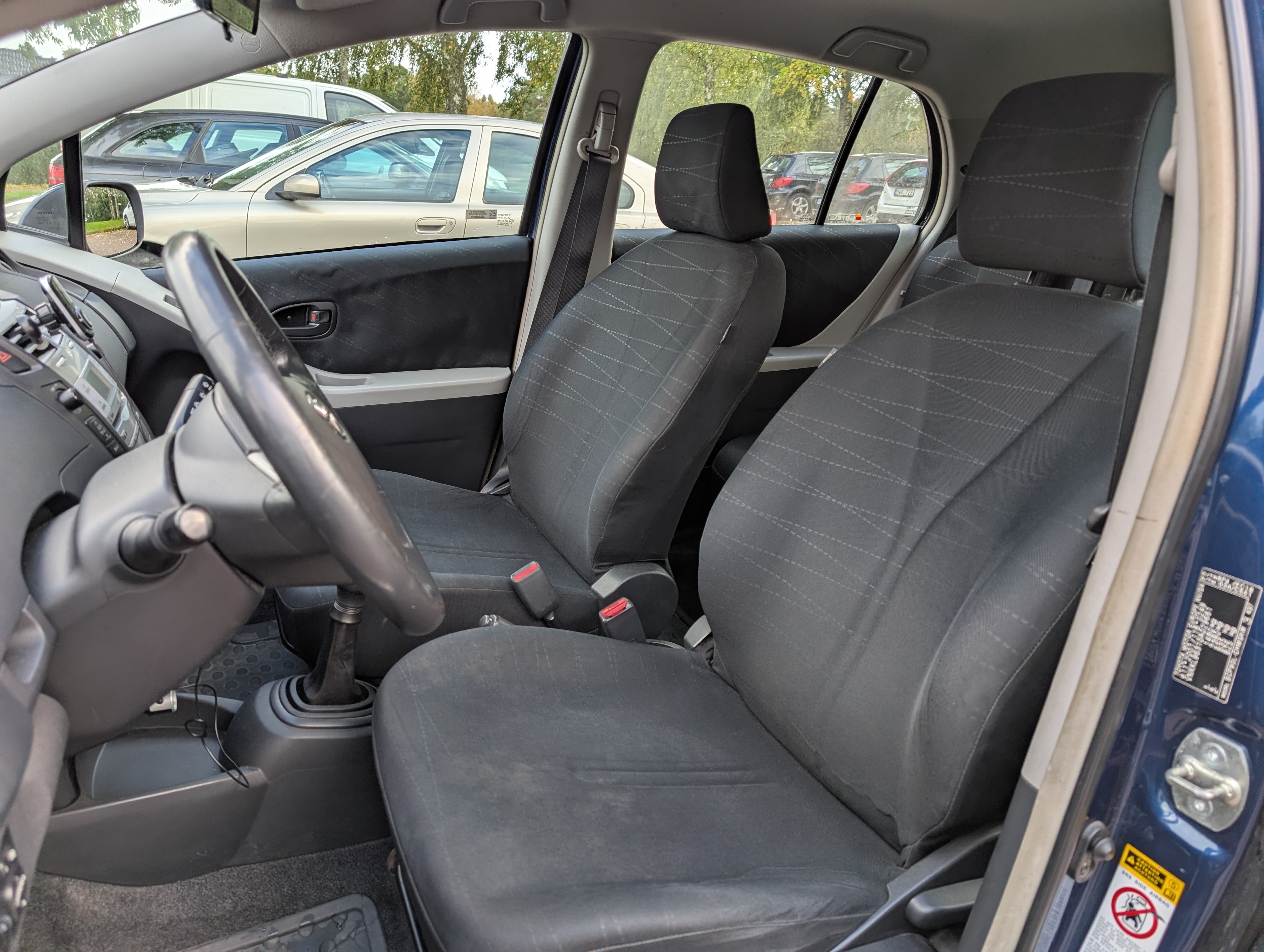 Toyota Yaris 5-dörrar 1.3 VVT-i Manuell 2006, kuva 6/8