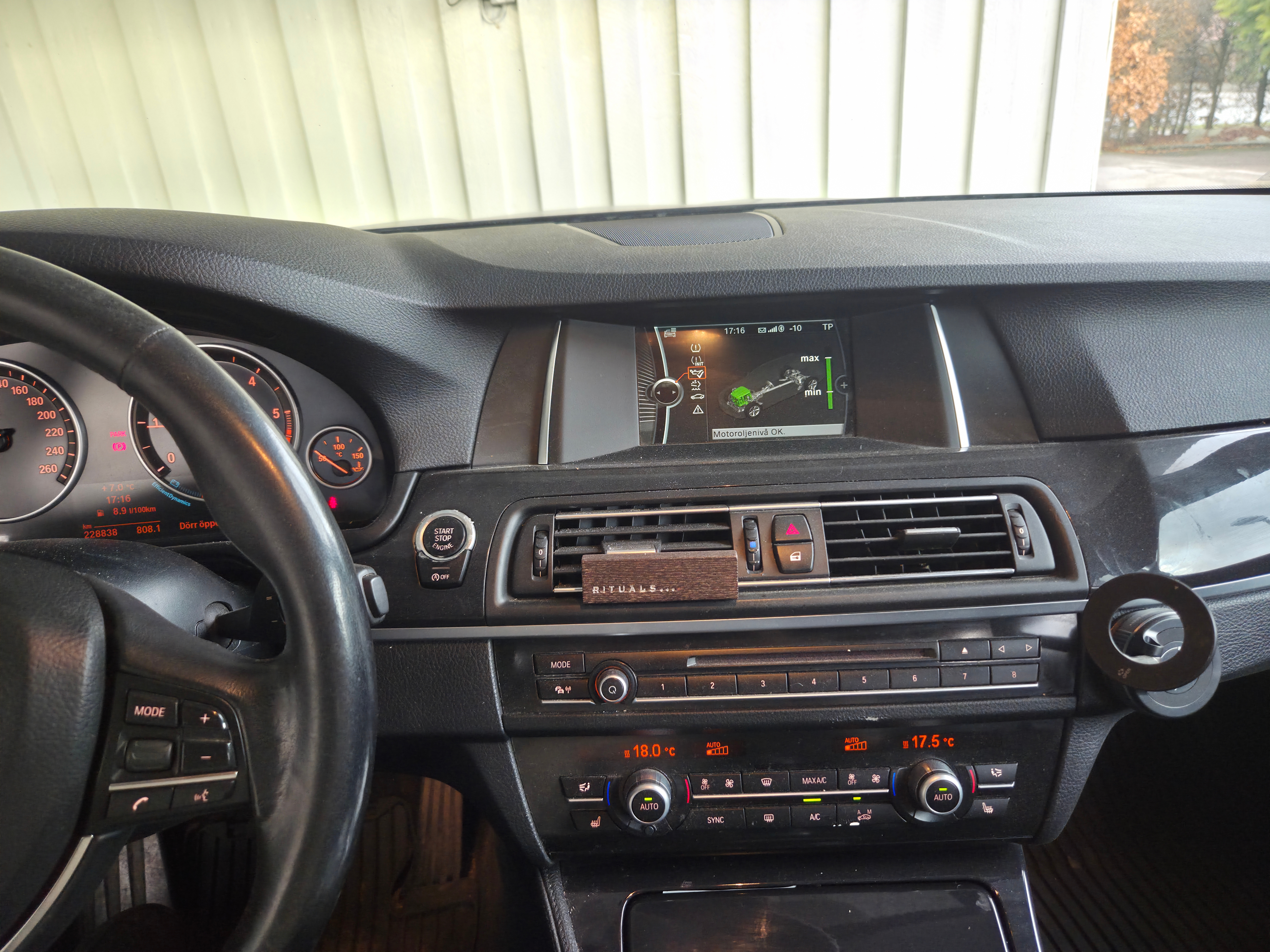 BMW 520 d xDrive Touring Steptronic 2014, bild 6/10