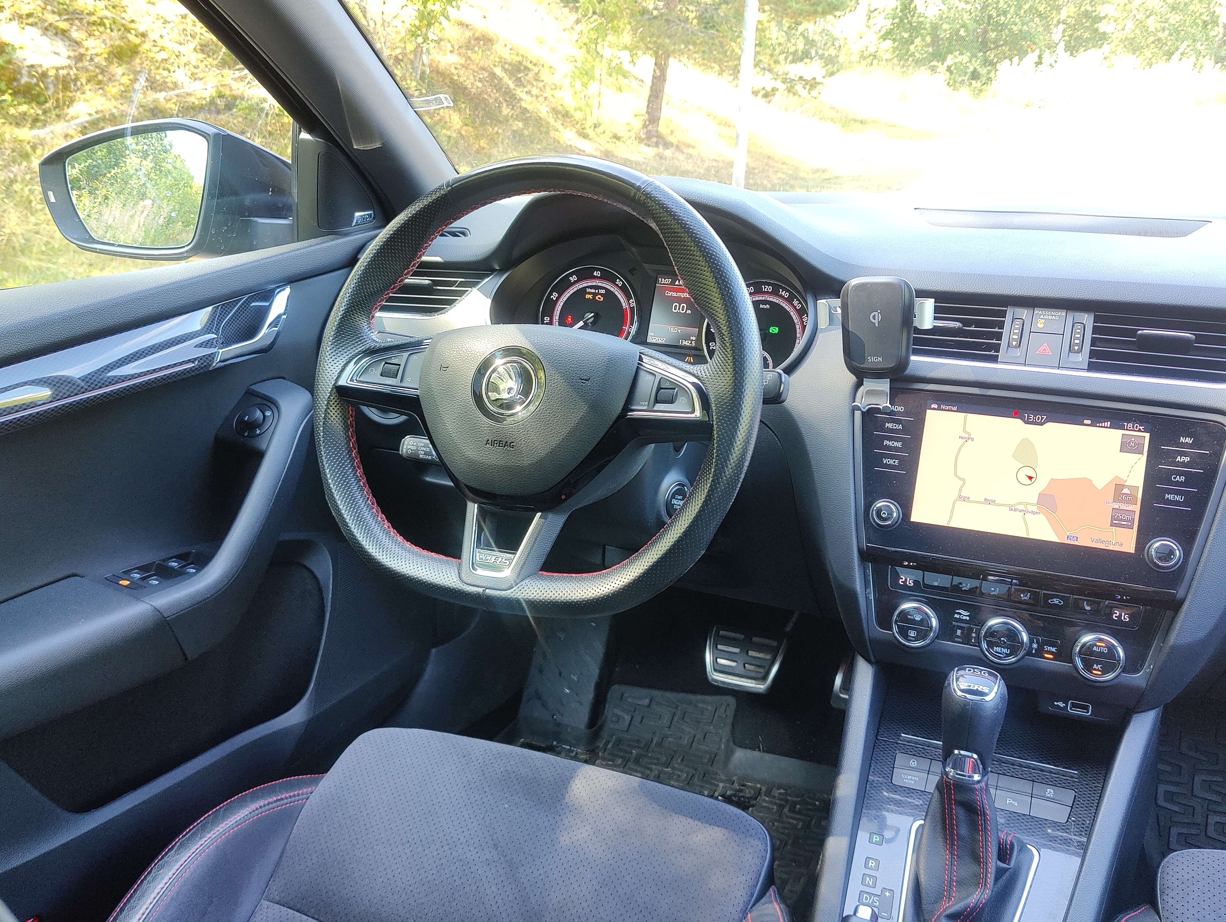 Skoda Octavia Kombi RS 2.0 TSI DSG 2019, bild 7/9