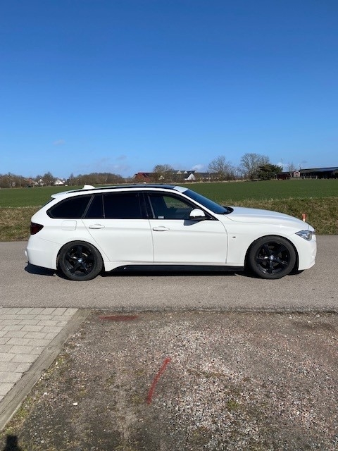 BMW 320 d xDrive Touring Steptronic 2016, bild 2/6