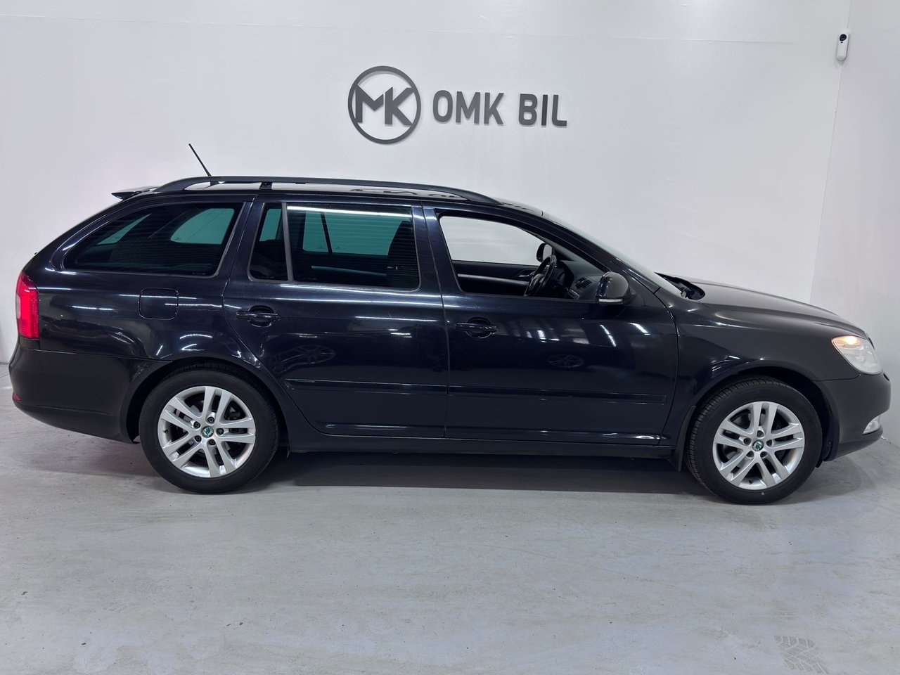 Skoda Octavia Kombi 2.0 TDI DPF Elegance 2012, bild 4/10