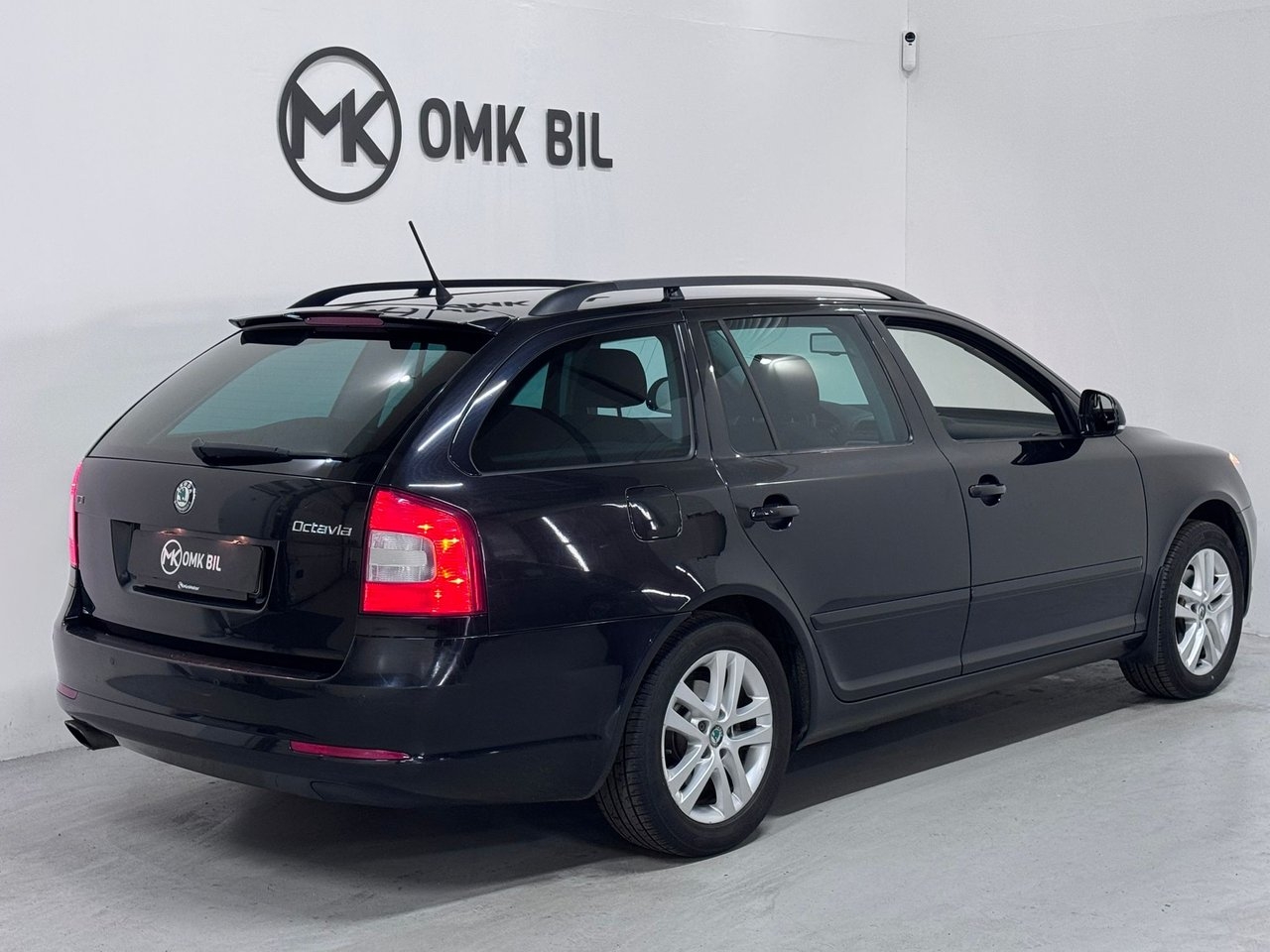 Skoda Octavia Kombi 2.0 TDI DPF Elegance 2012, bild 3/10