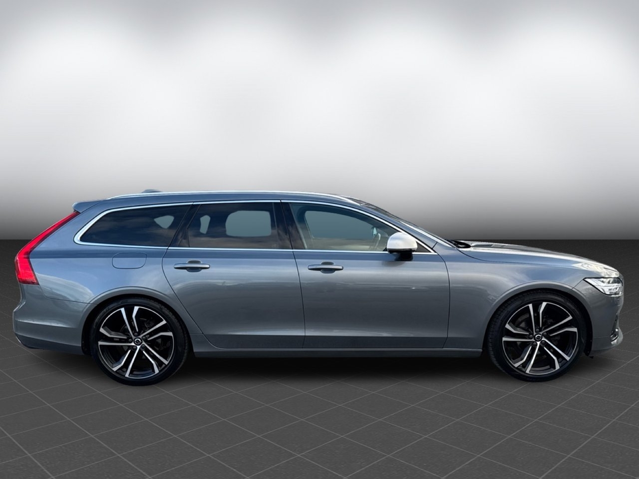 Volvo V90 Polestar D4 200hk R-Design 2018, bild 7/21