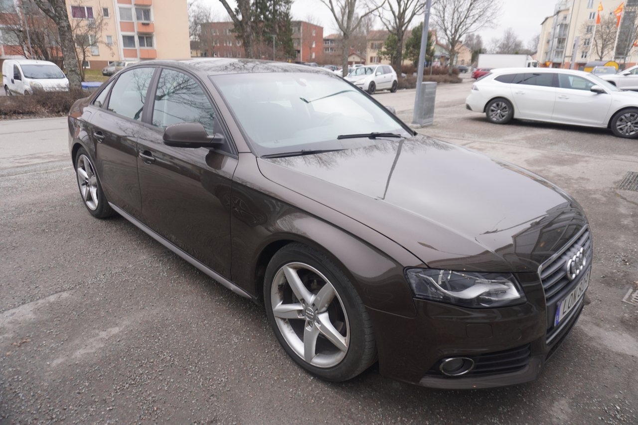 Audi A4 2011, bild 2/5