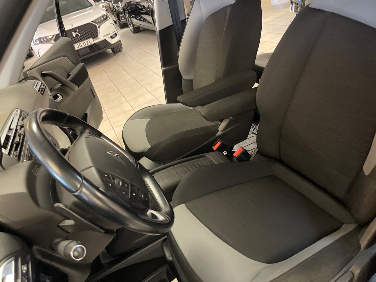 Citroen Grand C4 Picasso 2016, bild 6/9