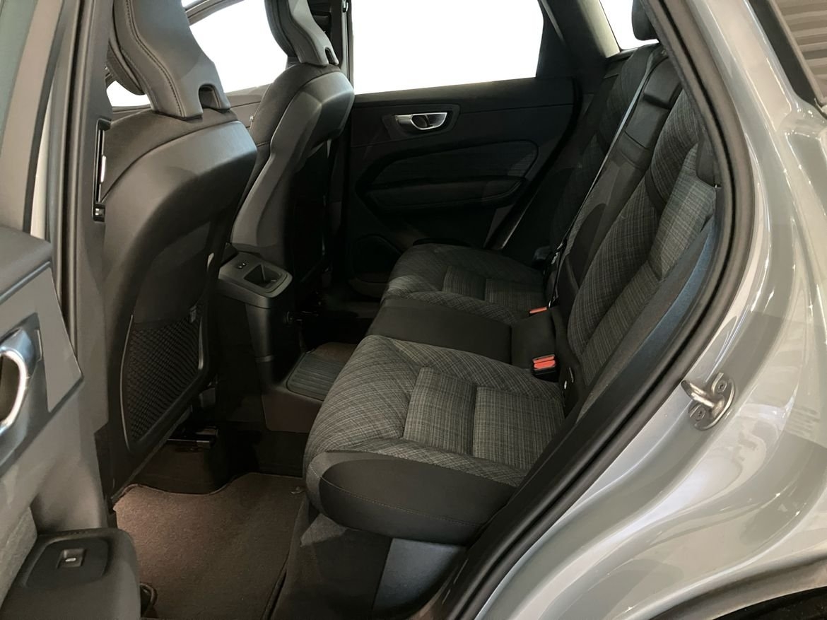 Volvo XC60 T6 Core Special Edition 2025, bild 7/10