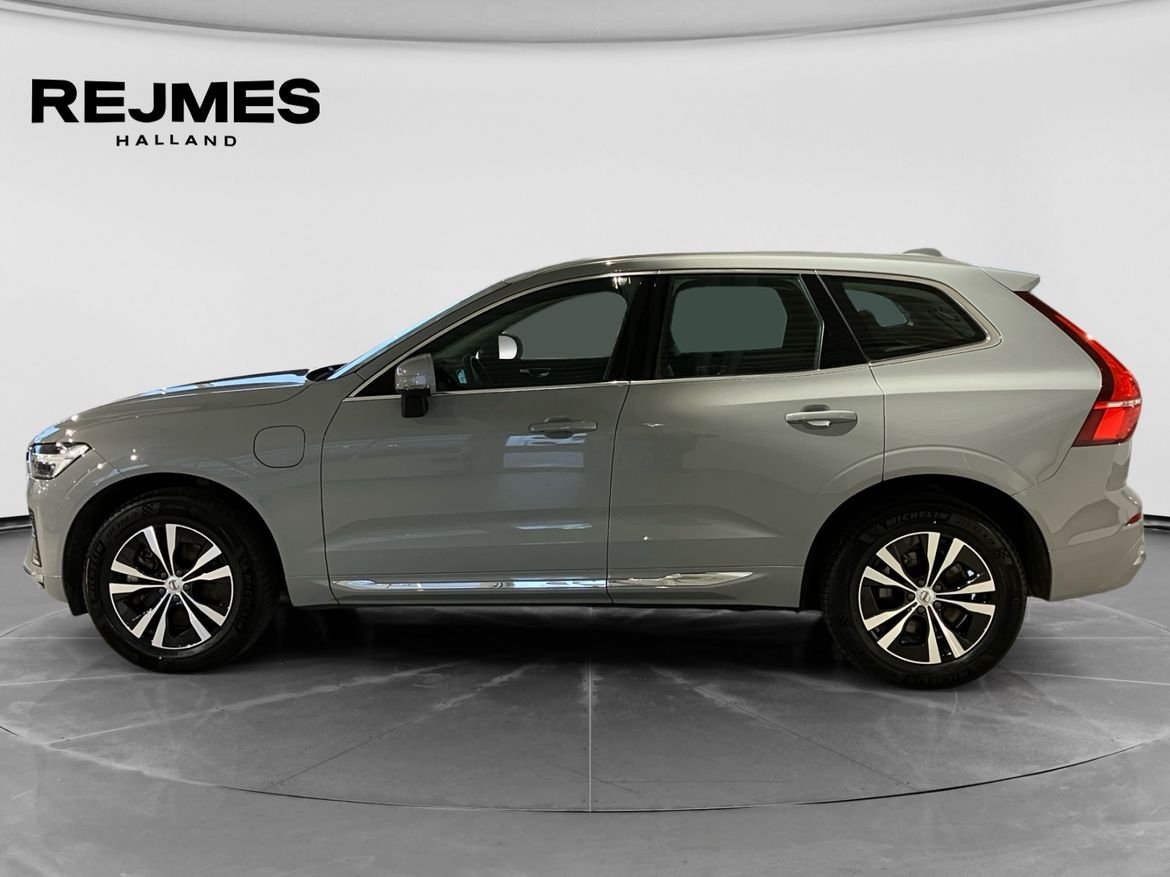 Volvo XC60 T6 Core Special Edition 2025, bild 4/10