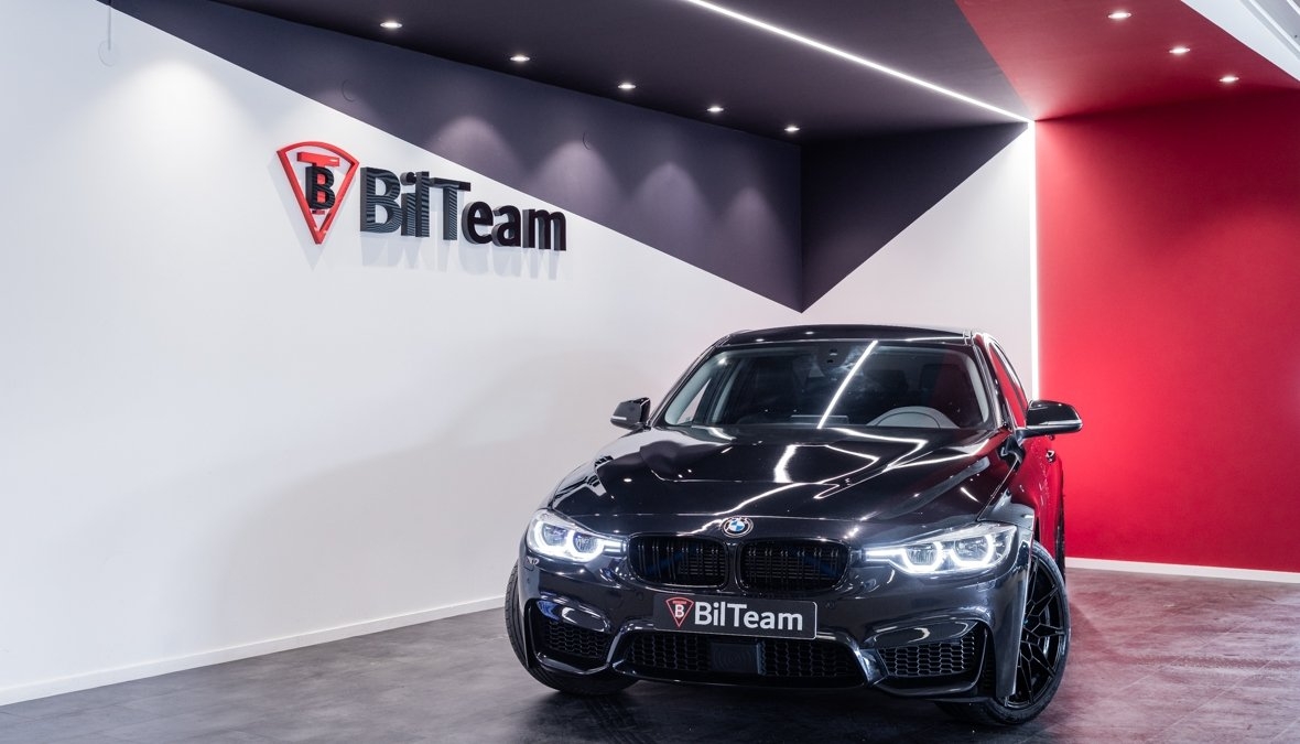 BMW 330