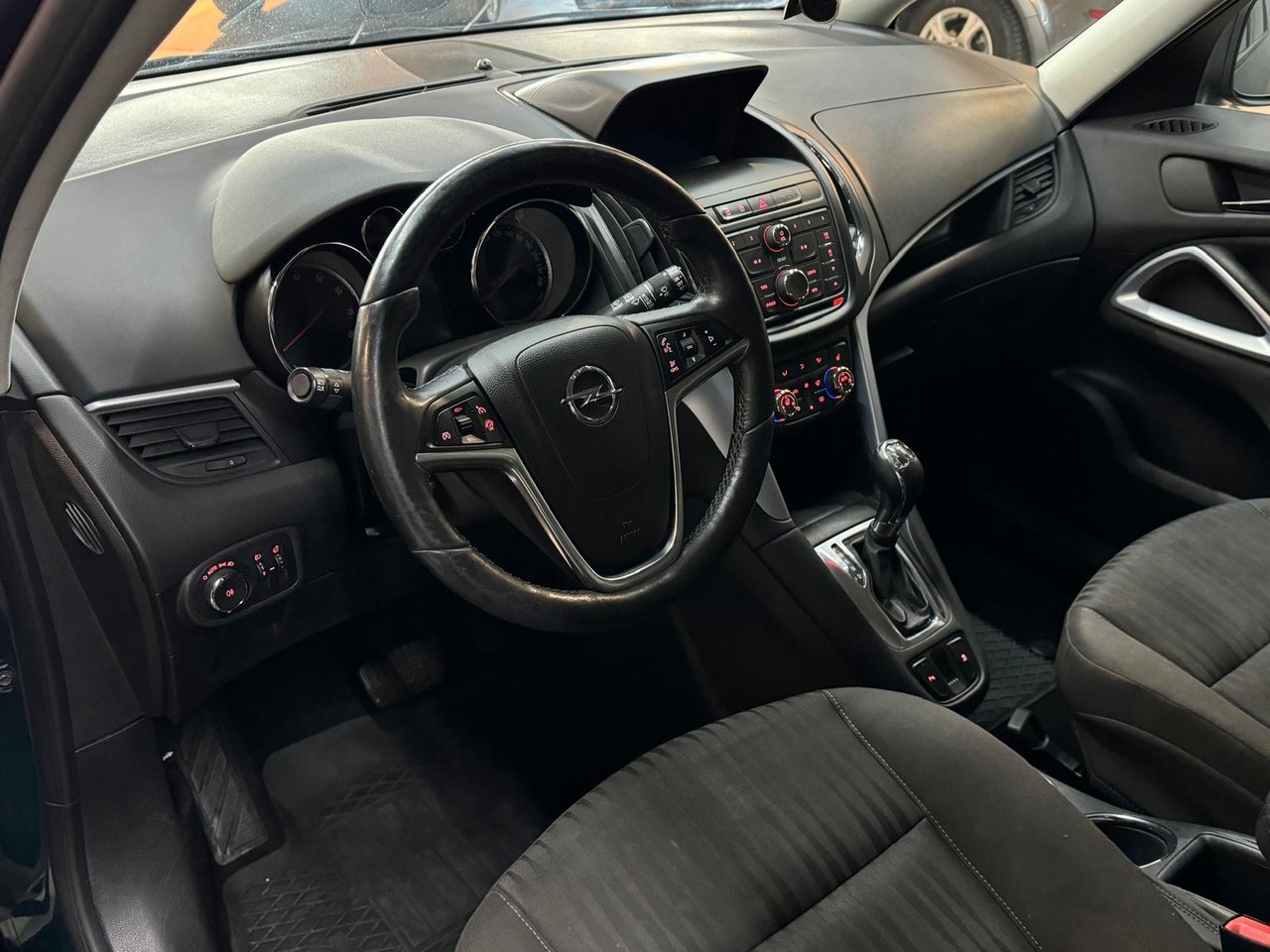 Opel Zafira Tourer 2016, kuva 7/17