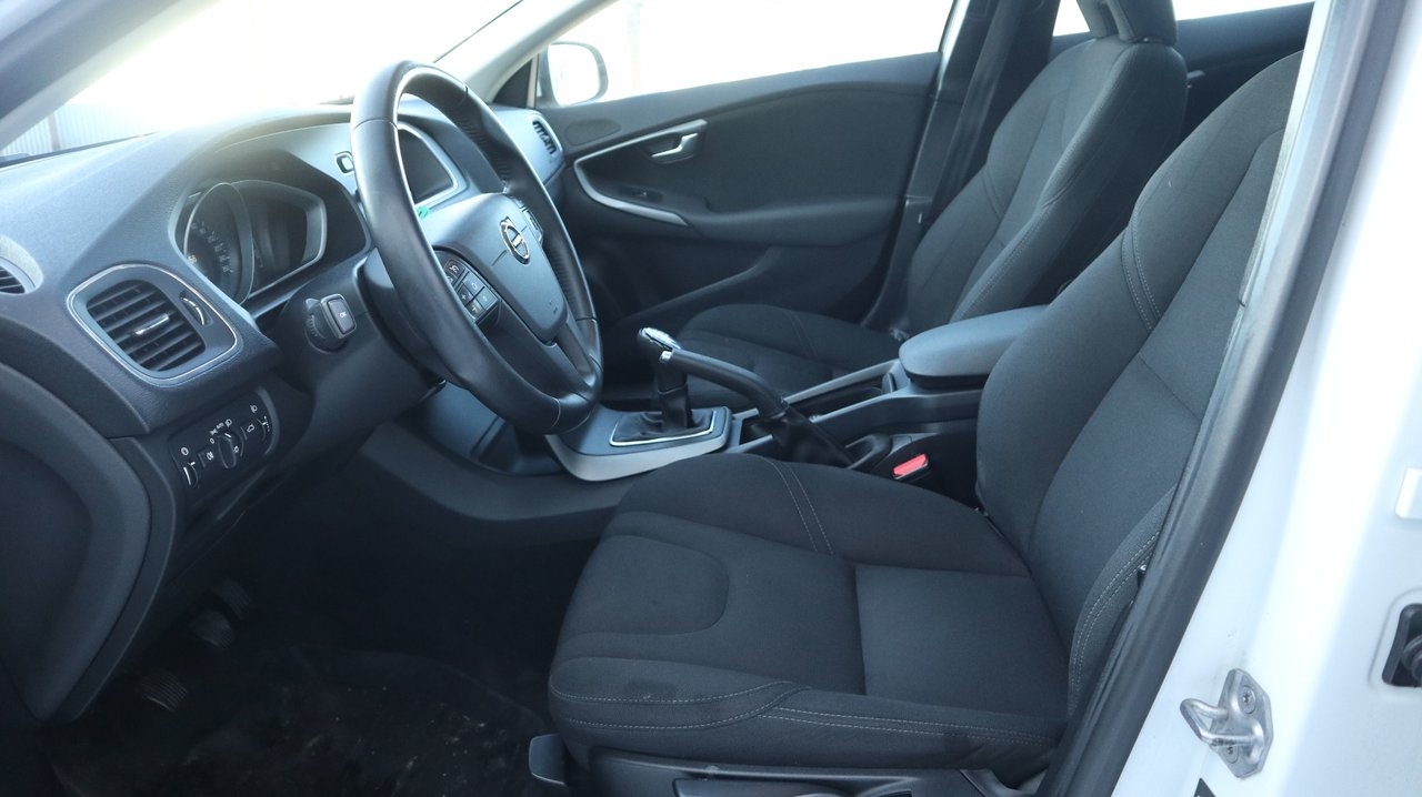 Volvo V40 T3 Kinetic Euro 6 2018, bild 4/13