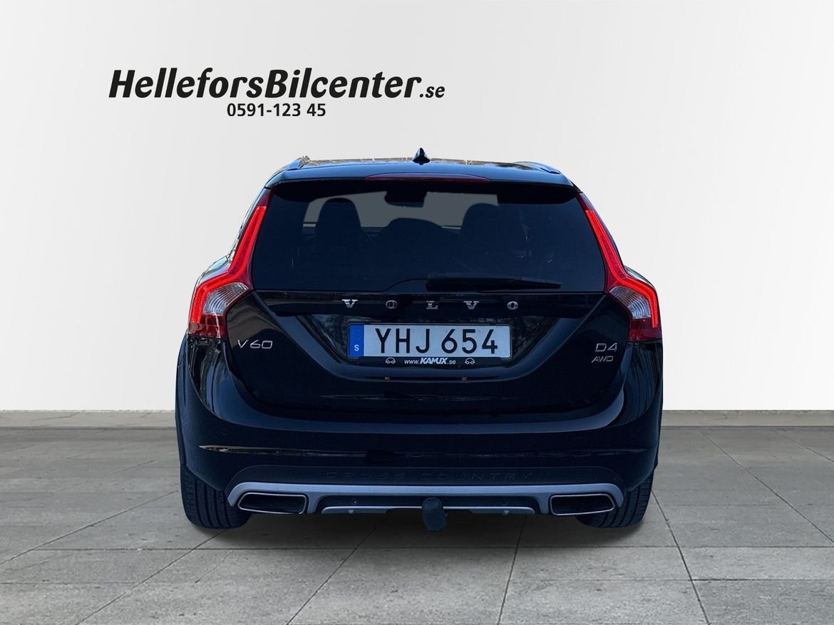 Volvo V60 Cross Country 2017, photo 4/10