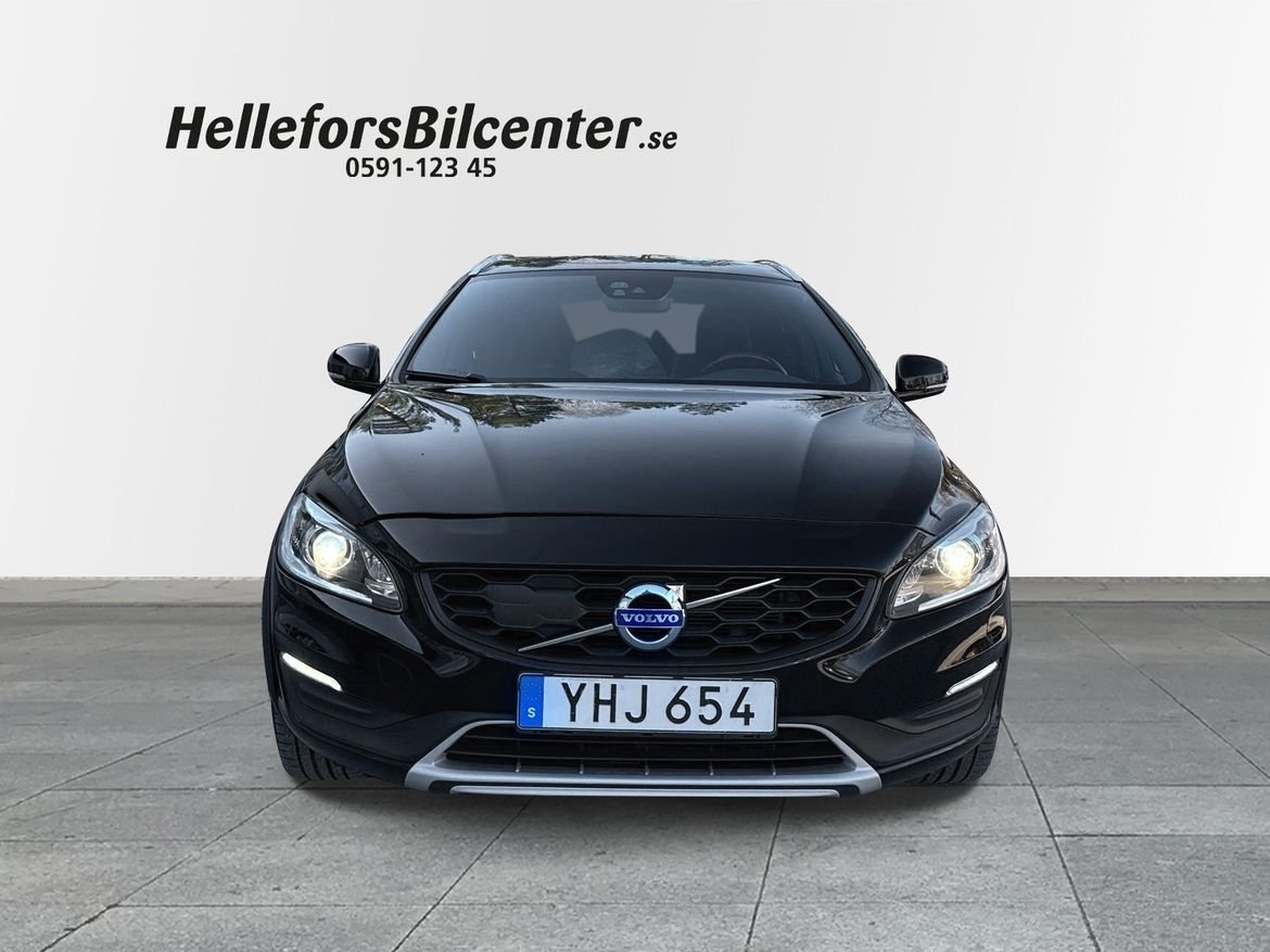 Volvo V60 Cross Country 2017, photo 5/10