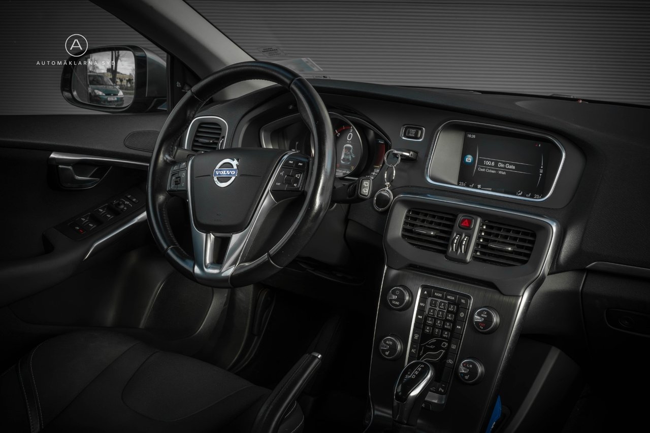 Volvo V40 D3 Geartronic Momentum 2015, bild 7/10