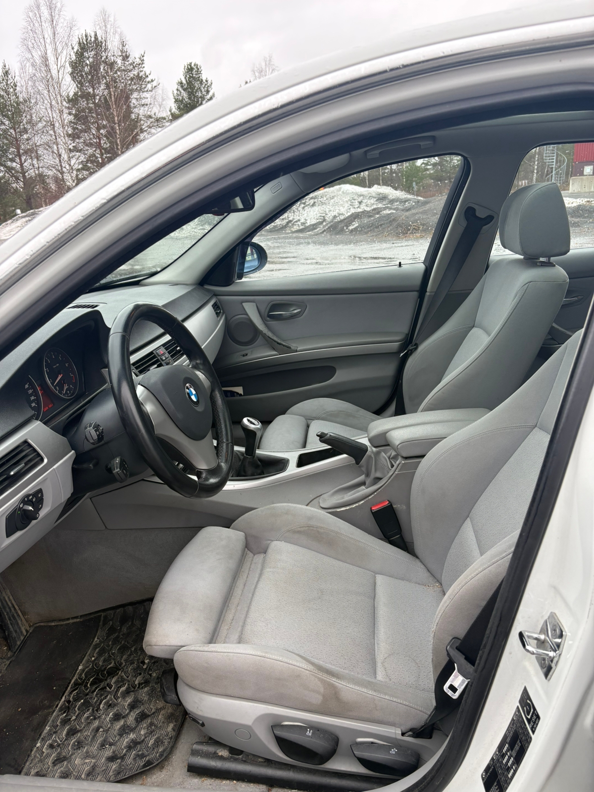 BMW 325i 2006, bild 6/8