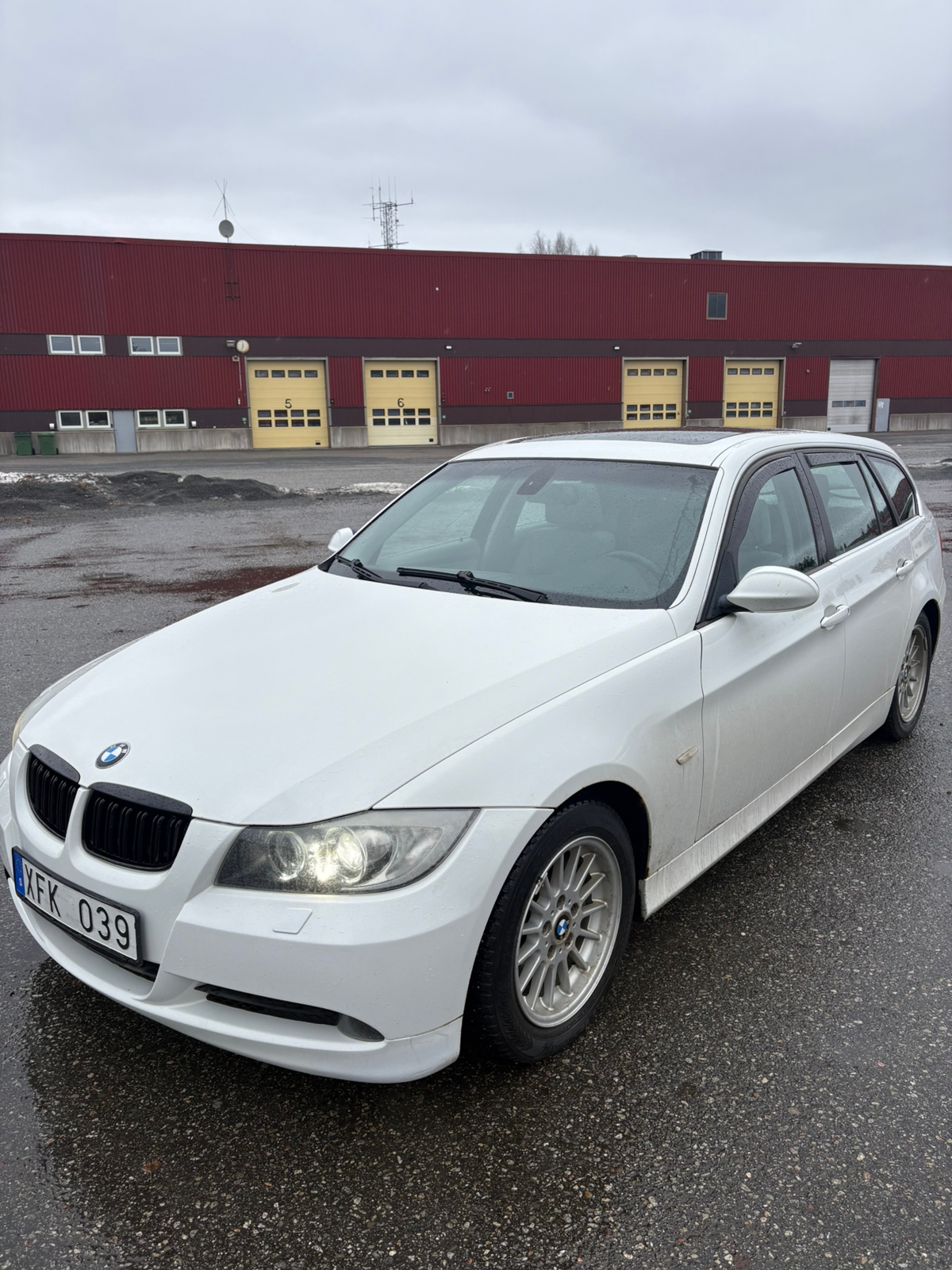 BMW 325i 2006, bild 3/8