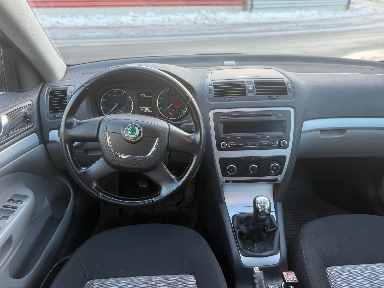 Skoda Octavia Kombi 1.4 TSI Manuell 2010, bild 6/10
