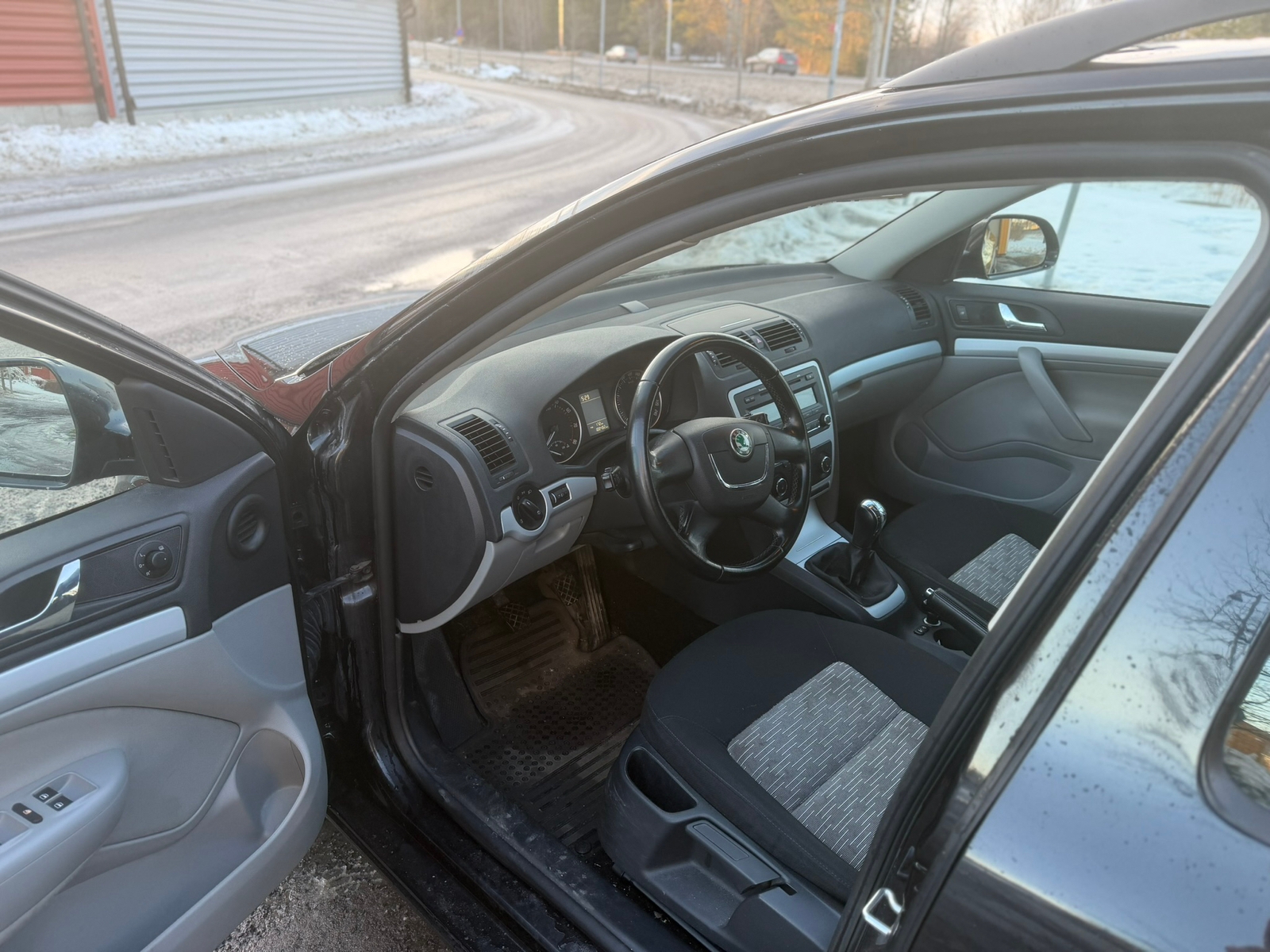 Skoda Octavia Kombi 1.4 TSI Manuell 2010, bild 5/10