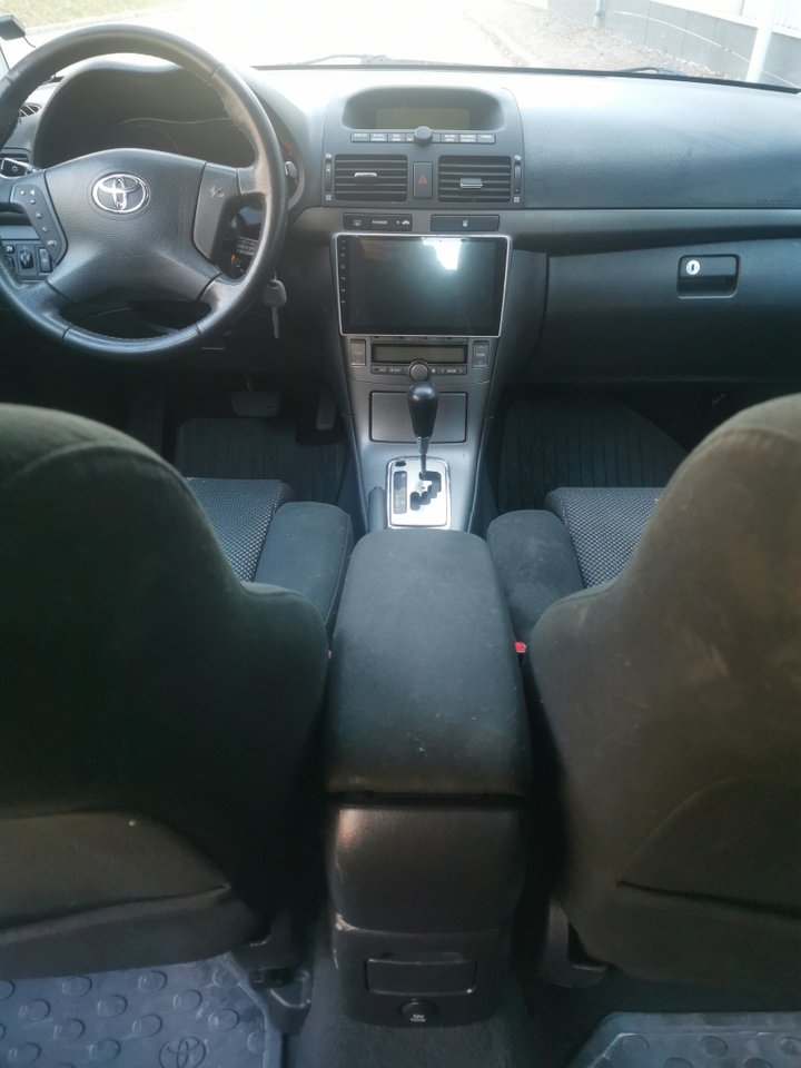 Toyota Avensis Kombi 2.0 D-4 VVT-i 2005, bild 4/10