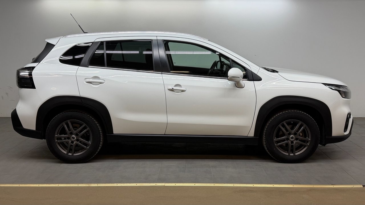 Suzuki S-Cross 2023, bild 2/10