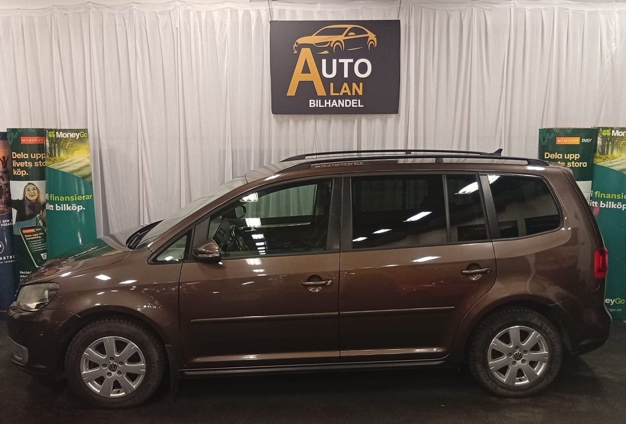 Volkswagen Touran 2011, bild 3/9
