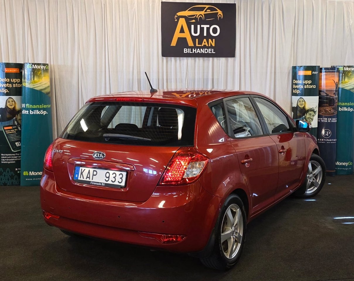 Kia Ceed cee'd 1.6 CRDi ECO Euro 4 2010, bild 2/7