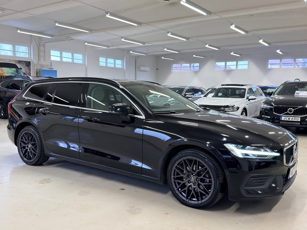 Volvo V60 B4 Geartronic Momentum 2022, bild 2/26