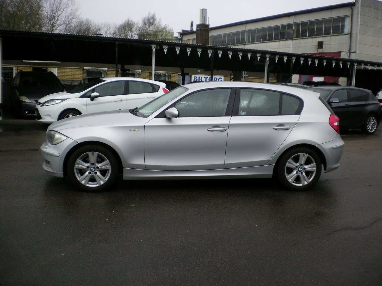 BMW 118 2009, bild 4/10