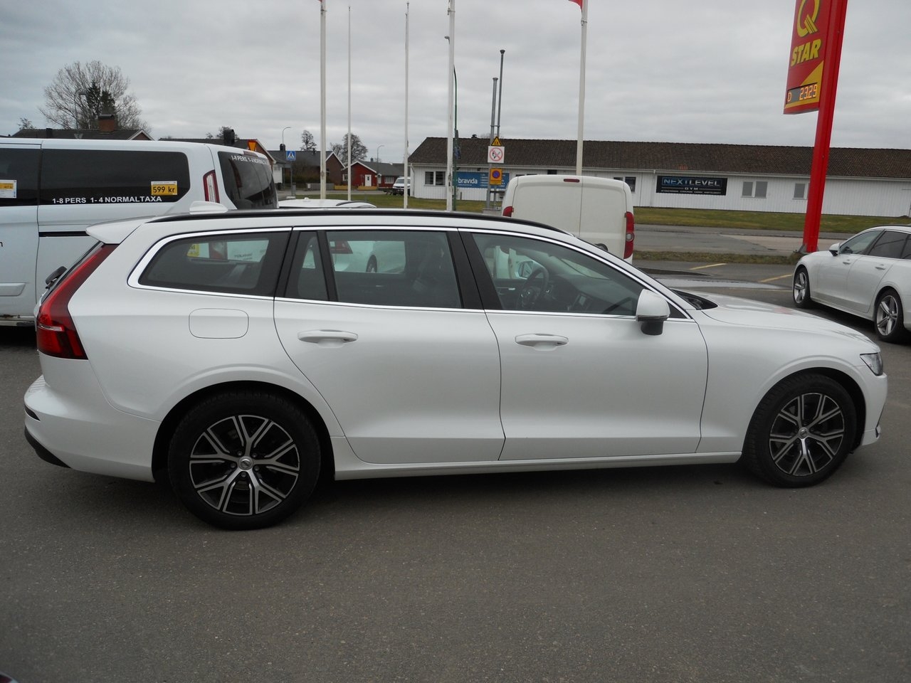 Volvo V60 B4 Aut Mildhybrid Core 2024, photo 3/5