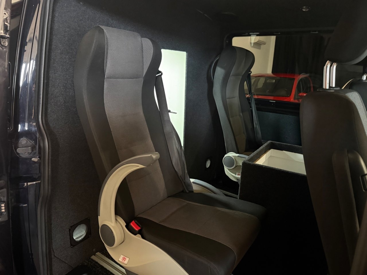 Volkswagen Transporter 2019, kuva 7/10