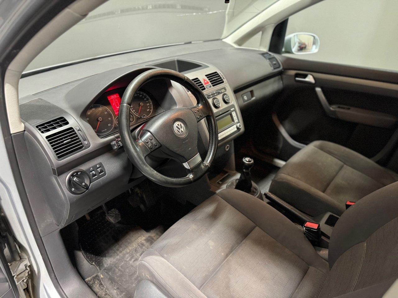 Volkswagen Touran 2008, bild 5/7