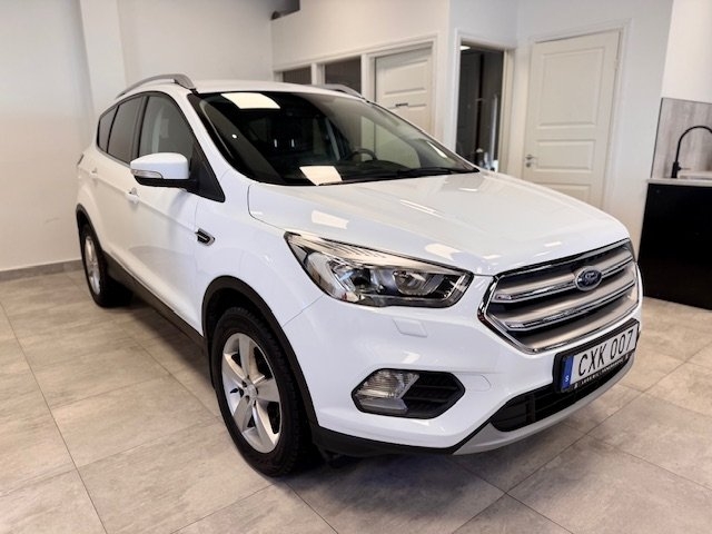 Ford Kuga 1.5 TDCi Titanium/ Ny Besiktad 2017, bild 6/10