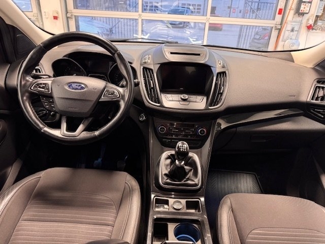 Ford Kuga 1.5 TDCi Titanium/ Ny Besiktad 2017, bild 7/10