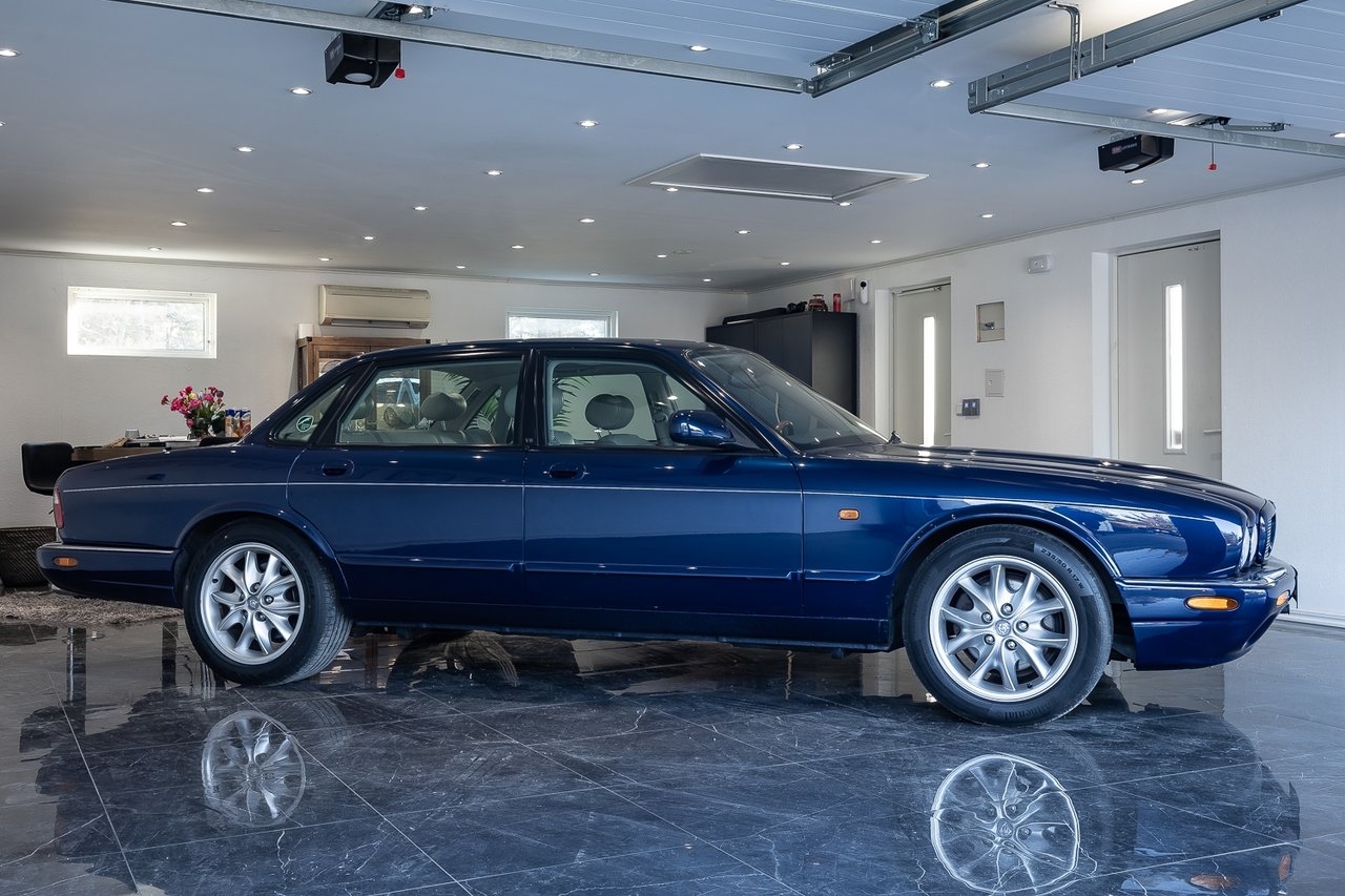 Jaguar XJ 4.0 V8 Executive 2000, bild 4/10