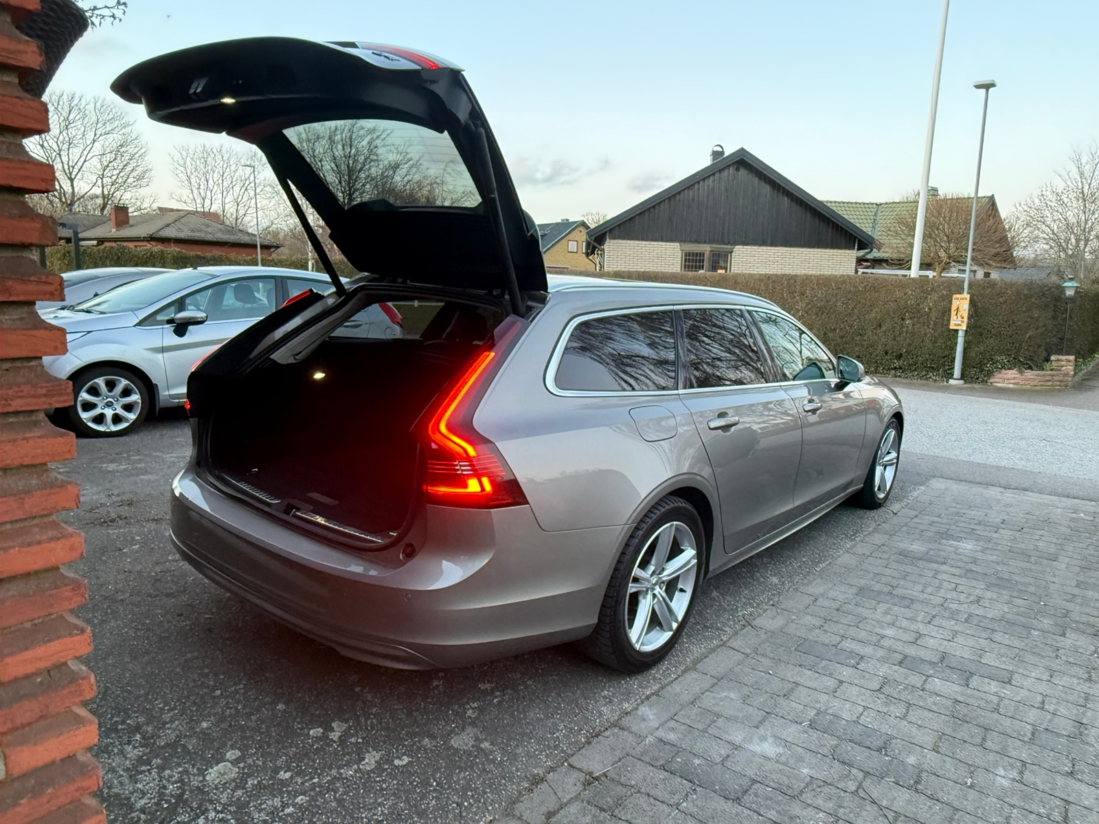 Volvo V90 D4 Geartronic 2021, bild 7/10