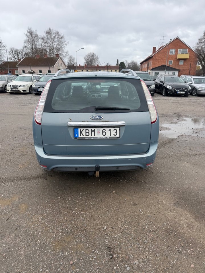 Ford Focus 2010, photo 4/6