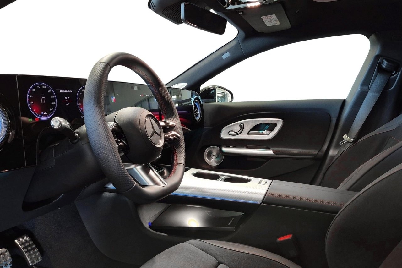 Mercedes-Benz CLA 350 4MATIC 2026, photo 6/10