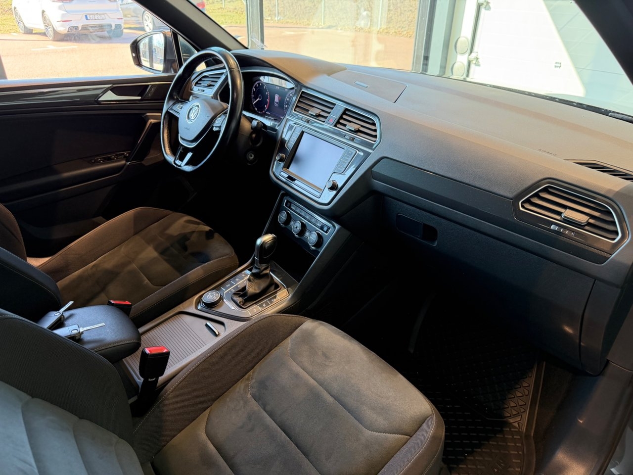 Volkswagen Tiguan 2017, bild 7/8