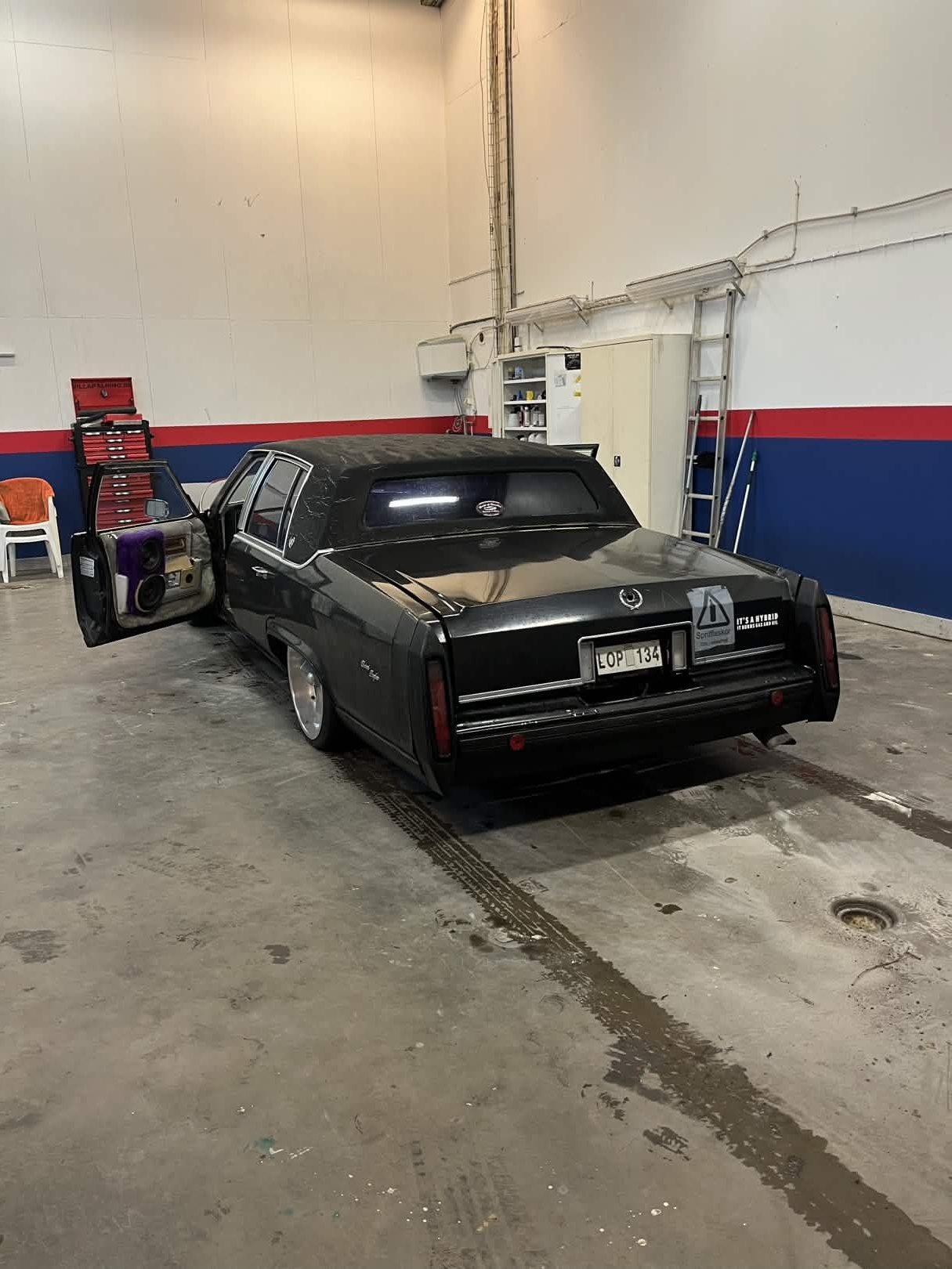 Cadillac Fleetwood Brougham SBC 305 1981, kuva 2/3