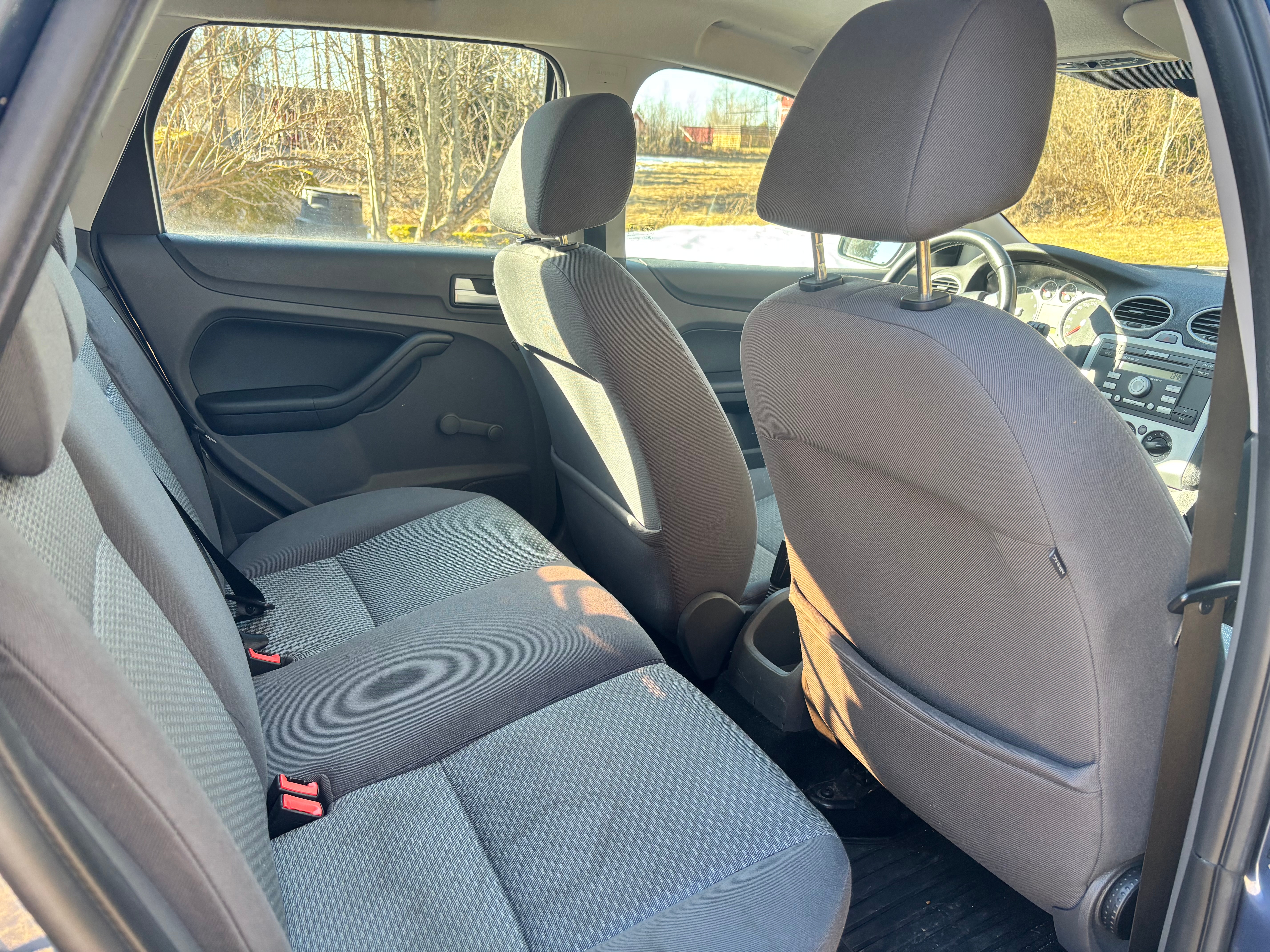 Ford Focus Kombi 1.6 Ti-VCT Manuell 2005, bild 5/5
