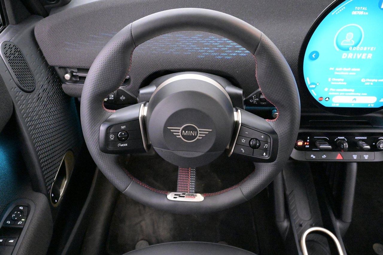 MINI Cooper SE 2024, photo 7/10