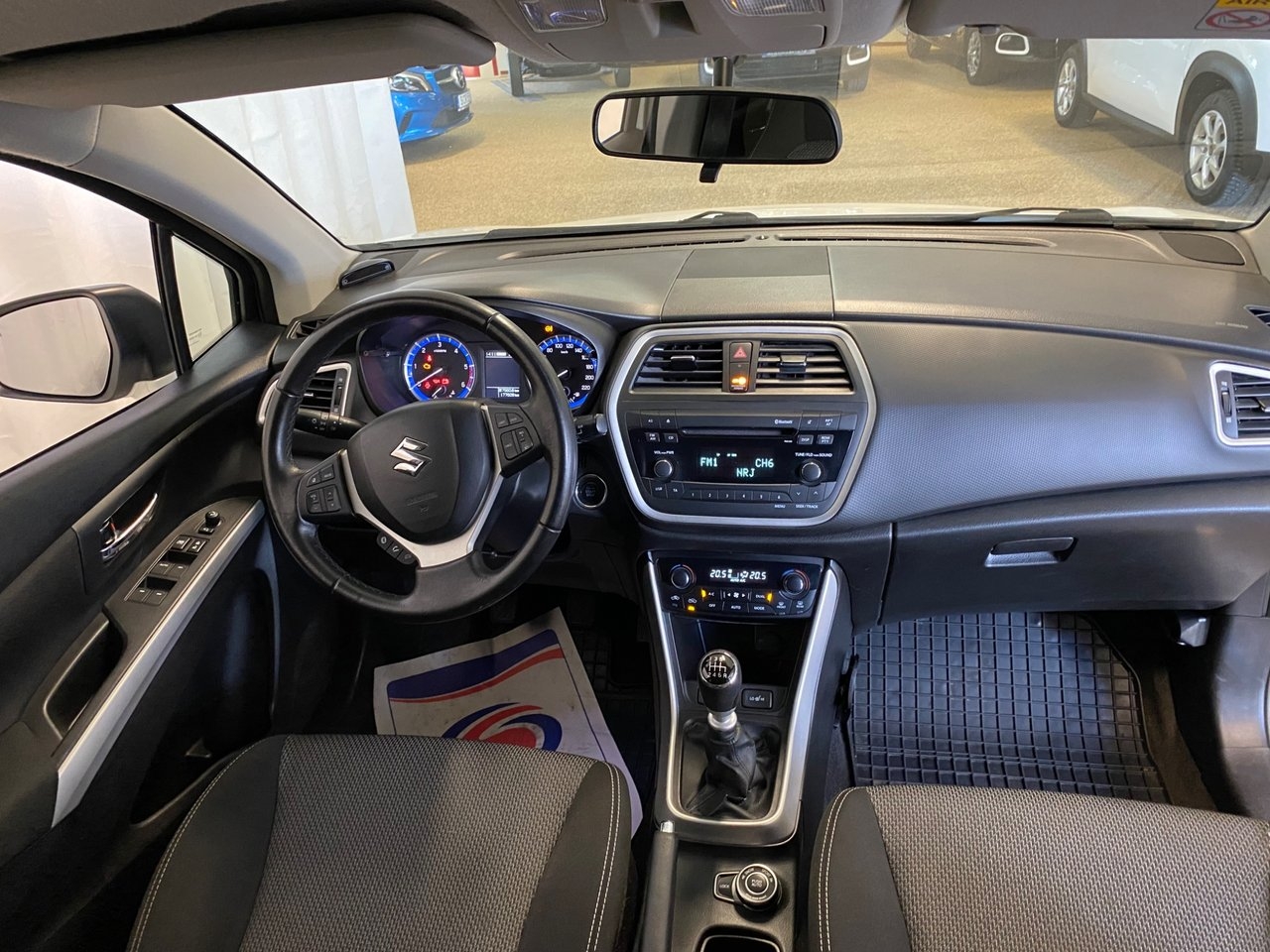 Suzuki SX4 S-Cross 2016, kuva 7/9